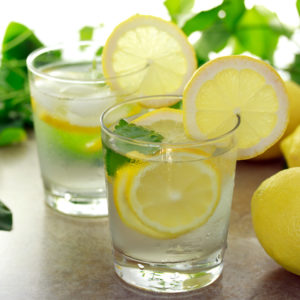 zelf limonade maken met citroen